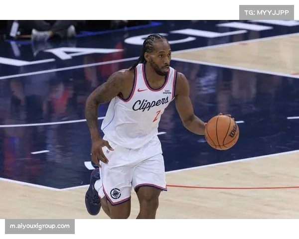 伦纳德中距离稳定性突出 快船战术设计围绕单打效率展开 伦纳德中距离稳定性突出 快船战术设计围绕单打效率展开